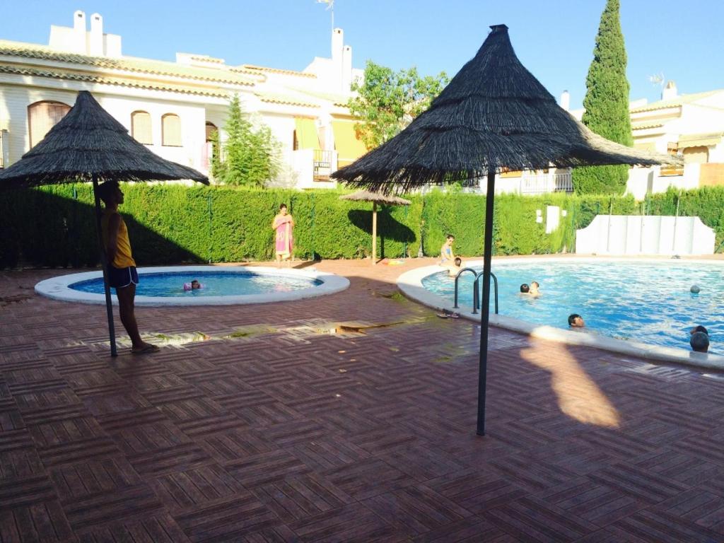 Bonita Casa En Urbanizacion Privada Muy Cerca Del Mar Y De Alicante Гран Алакант Екстериор снимка