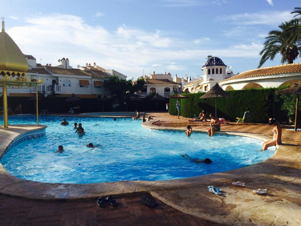 Bonita Casa En Urbanizacion Privada Muy Cerca Del Mar Y De Alicante Гран Алакант Екстериор снимка