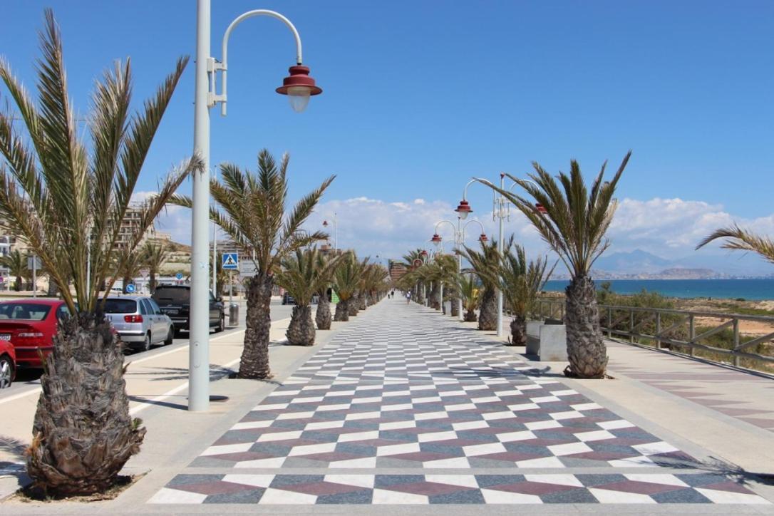 Bonita Casa En Urbanizacion Privada Muy Cerca Del Mar Y De Alicante Гран Алакант Екстериор снимка
